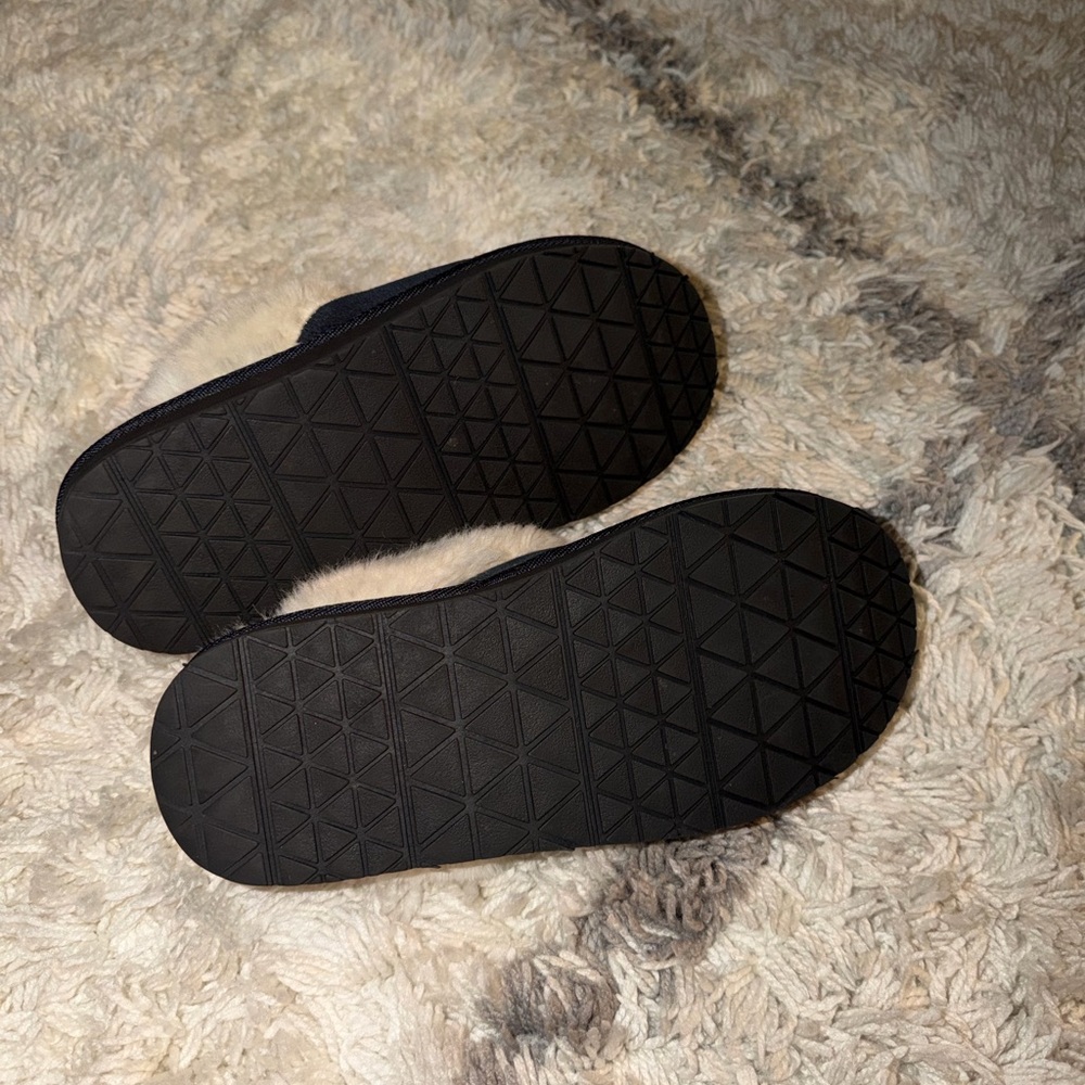 Clarks Black and Cream Women's Slippers (wide fit) - Picture 4 of 4